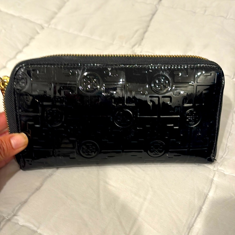 Beautiful patent black layout Burch wallet